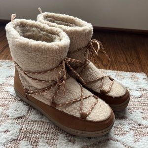Sherpa Boots